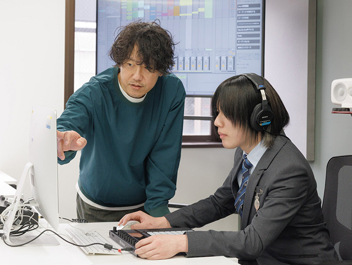100％現役クリエイター講師